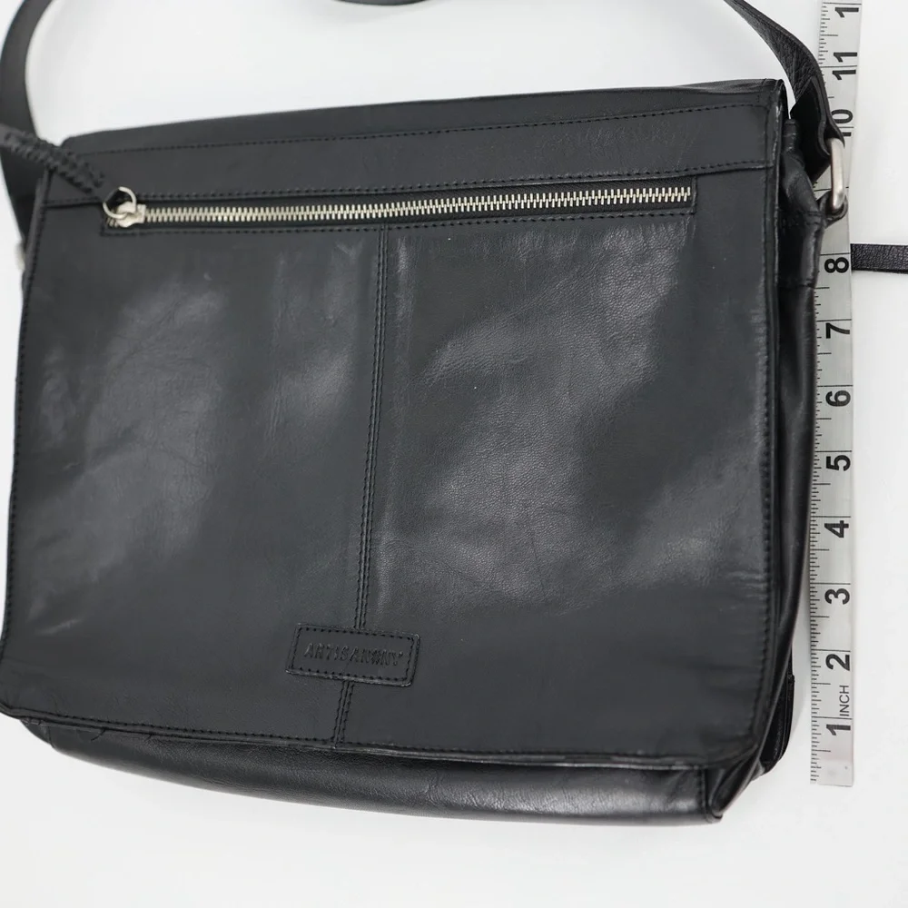 Artisan NY Black Leather Messenger Crossbody Laptop Work Travel Shoulder Bag‎
